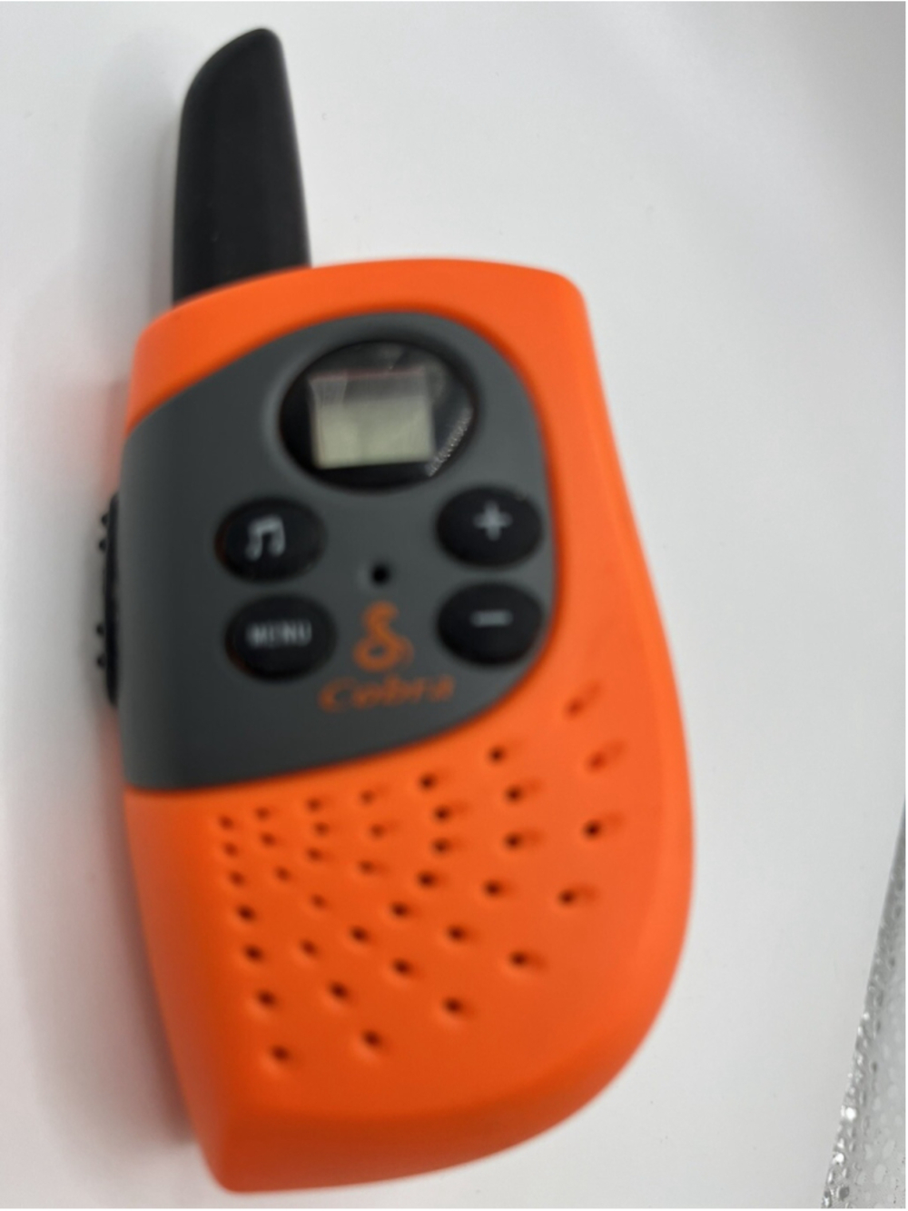 Cobra SH130-4 White Orange 8 Mile 22 Channel Two Way Radios Walkie Talkie WORKS